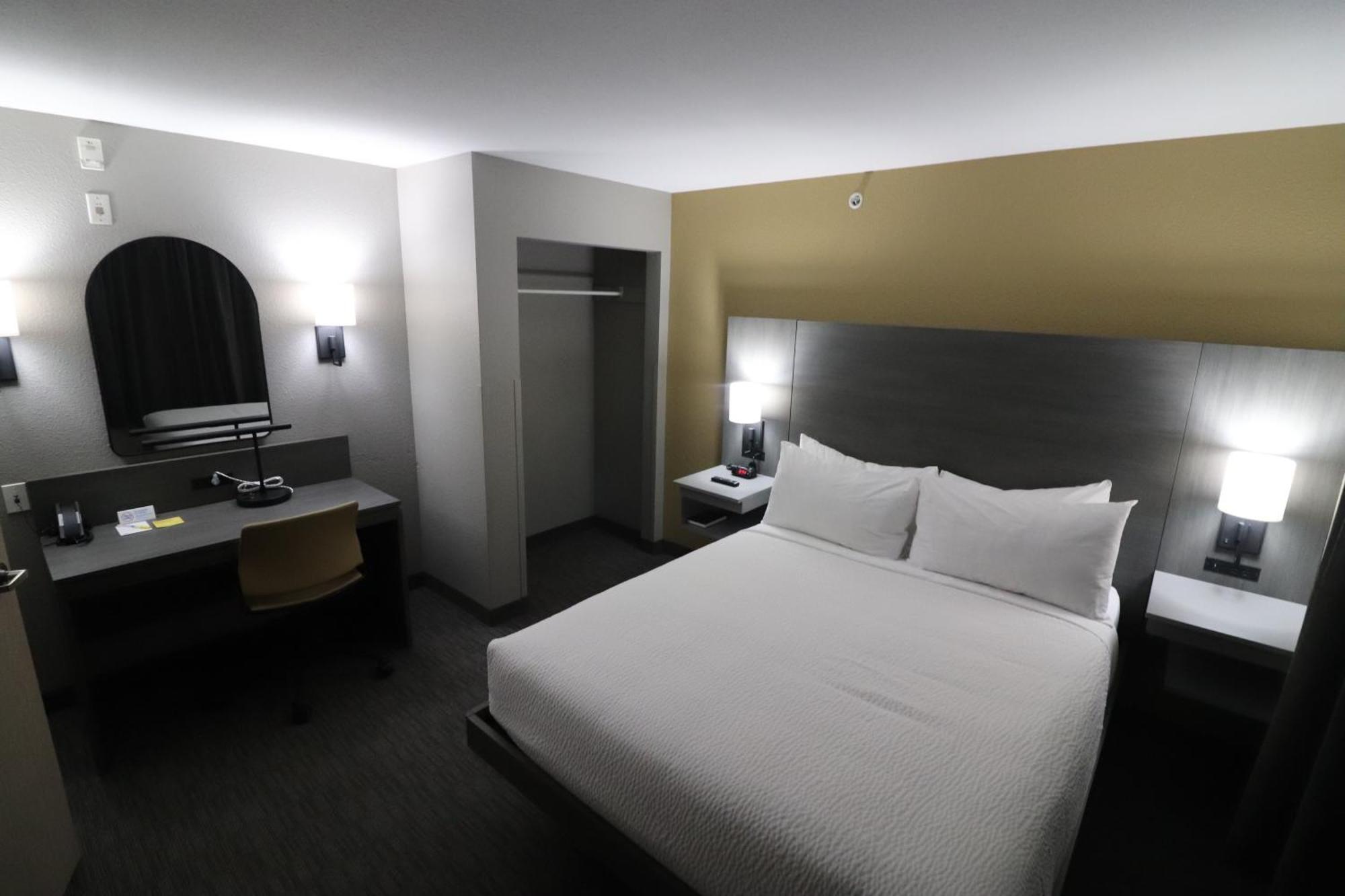 Days Inn By Wyndham Stony Plain Exterior foto